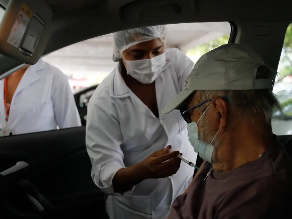 First dose of the COVID-19 vaccine being administered in the city of Rio de Janeiro, Brazil, in 2021